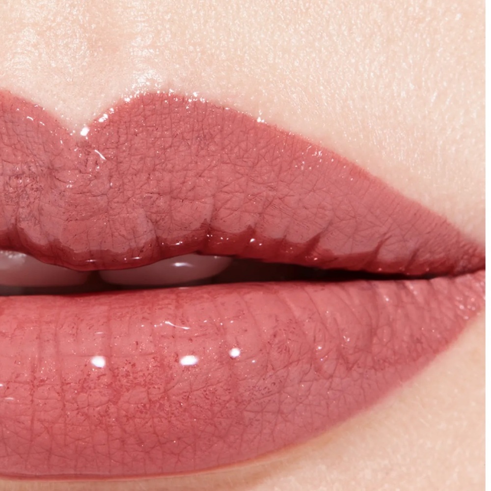 Chanel Le Rouge Duo Ultra Tenue Lipstick 40 Light Rose